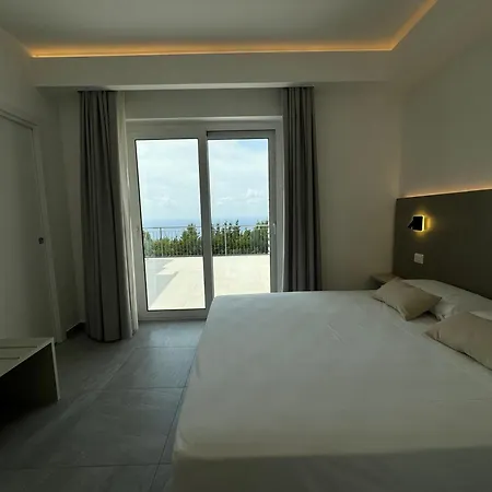 Nocleg ze śniadaniem Mimosa Florital - Free Private Parking On Site & In Tropea