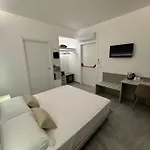 فندق مبيت وإفطار Mimosa Florital - Free Private Parking On Site & In Tropea سانتا دومينيكا