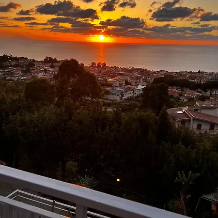 Mimosa Florital - Free Private Parking On Site & In Tropea Bed & Breakfast