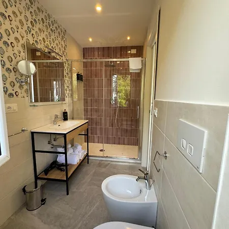 Bed & Breakfast Mimosa Florital - Free Private Parking On Site & In Tropea 4*