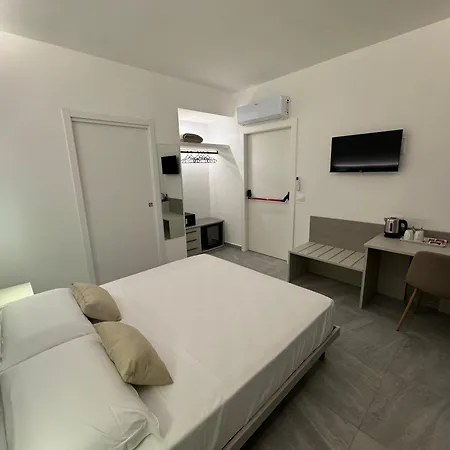 فندق مبيت وإفطار Mimosa Florital - Free Private Parking On Site & In Tropea سانتا دومينيكا