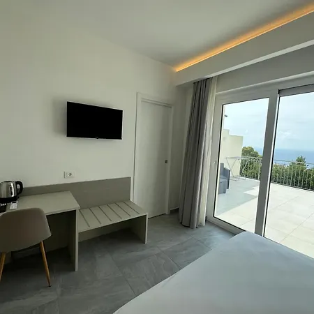 Bed & Breakfast Mimosa Florital - Free Private Parking On Site & In Tropea