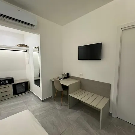 Mimosa Florital - Free Private Parking On Site & In Tropea Bed & Breakfast 4*