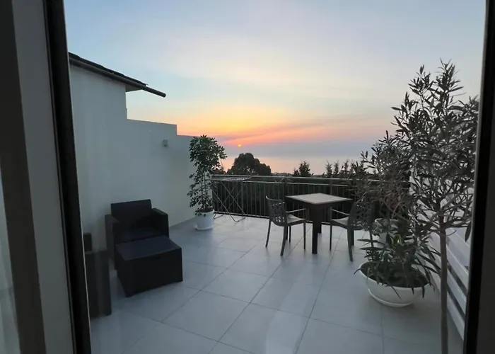 Mimosa Florital - Free Private Parking On Site&in Tropea Santa Domenica (Vibo Valentia)