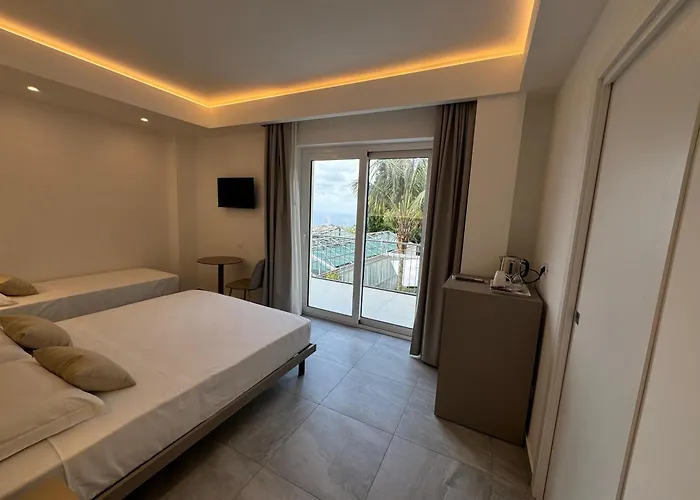 Mimosa Florital - Free Private Parking On Site&in Tropea Bed & Breakfast 4*