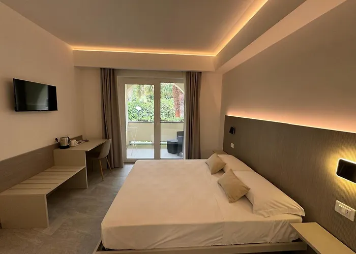 Mimosa Florital - Free Private Parking On Site&in Tropea Bed & Breakfast 4*